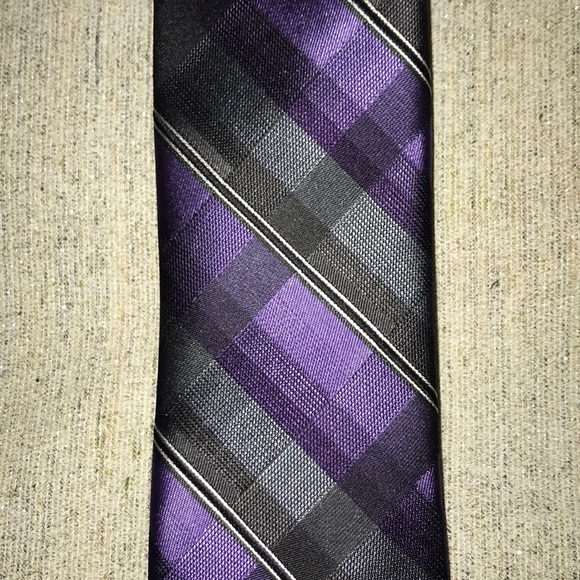 Kenneth Cole Men’s Tie - Picture 2 of 3